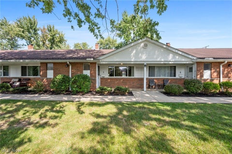 Photo of 25600 Country Club Boulevard #9, North Olmsted, OH 44070 (MLS # 5238967)
