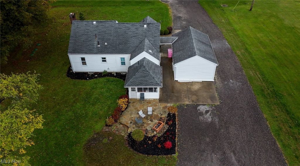 Photo of 475 Greenville Road, Bristolville, OH 44402 (MLS # 5166923)