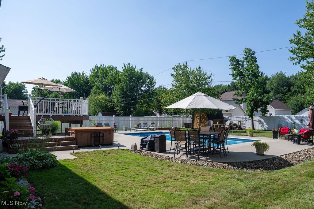 Mentor, Ohio 44060, United States, 3 Bedrooms Bedrooms, ,2 BathroomsBathrooms,Residential,Pending,185237