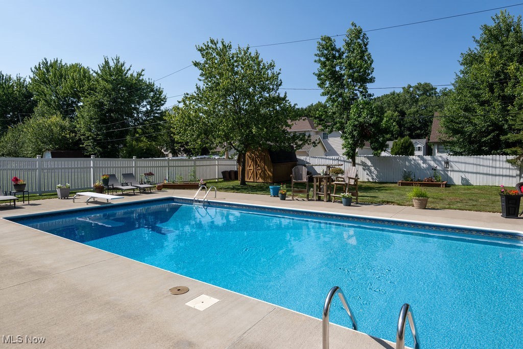 Mentor, Ohio 44060, United States, 3 Bedrooms Bedrooms, ,2 BathroomsBathrooms,Residential,Pending,185237