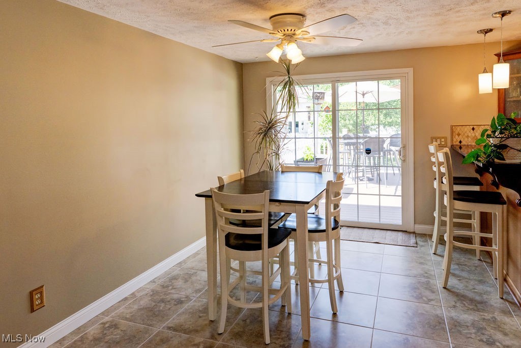 Mentor, Ohio 44060, United States, 3 Bedrooms Bedrooms, ,2 BathroomsBathrooms,Residential,Pending,185237