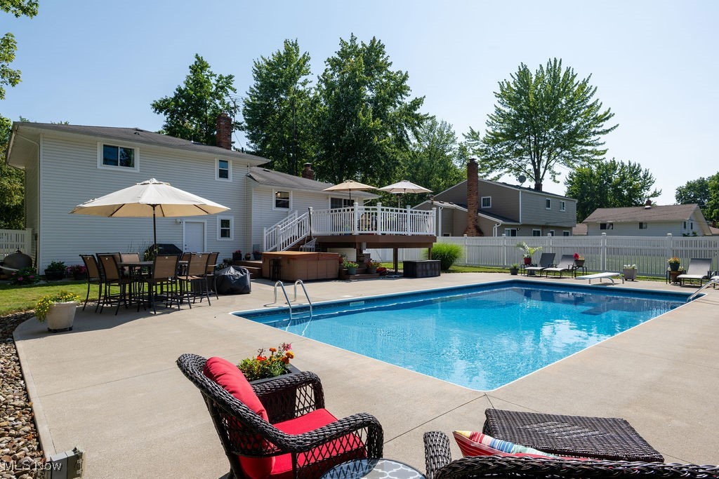 Mentor, Ohio 44060, United States, 3 Bedrooms Bedrooms, ,2 BathroomsBathrooms,Residential,Pending,185237