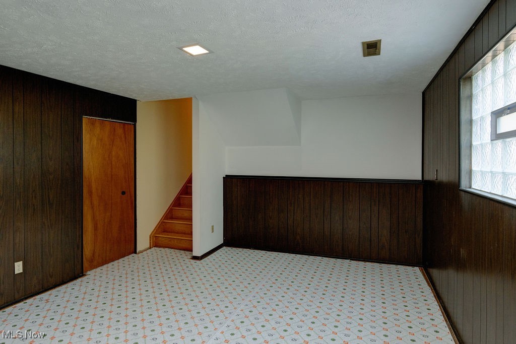 Mentor, Ohio 44060, United States, 3 Bedrooms Bedrooms, ,2 BathroomsBathrooms,Residential,Pending,185237