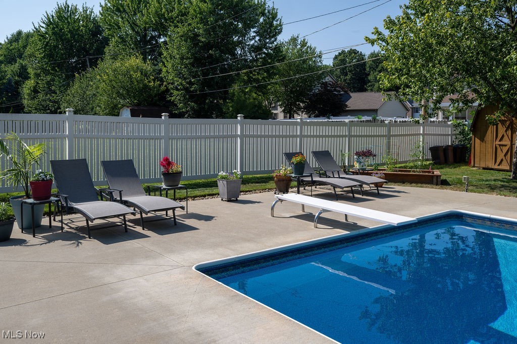 Mentor, Ohio 44060, United States, 3 Bedrooms Bedrooms, ,2 BathroomsBathrooms,Residential,Pending,185237