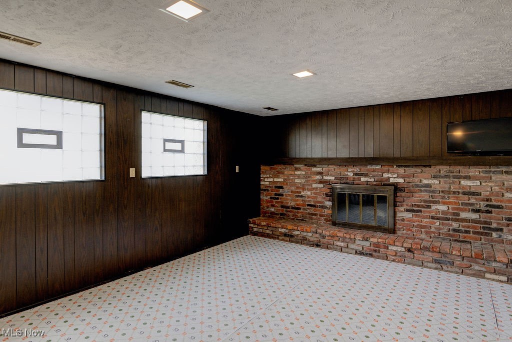 Mentor, Ohio 44060, United States, 3 Bedrooms Bedrooms, ,2 BathroomsBathrooms,Residential,Pending,185237