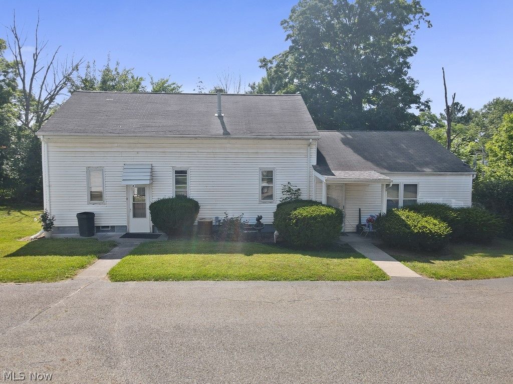 Photo of 1887 W Beech Street, Alliance, OH 44601 (MLS # 5224372)