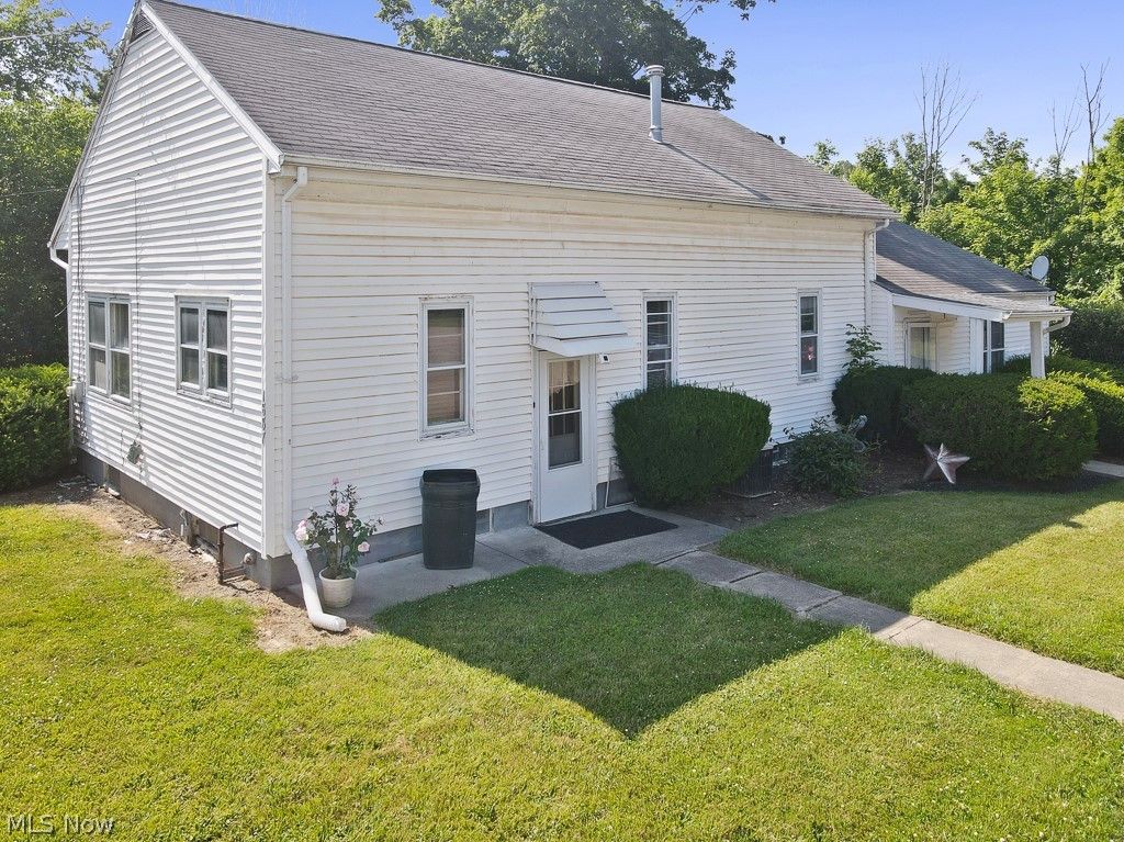 Photo of 1887 W Beech Street, Alliance, OH 44601 (MLS # 5224372)