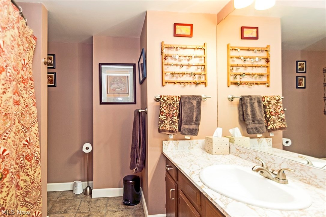 Pine Crest Condo - Residential