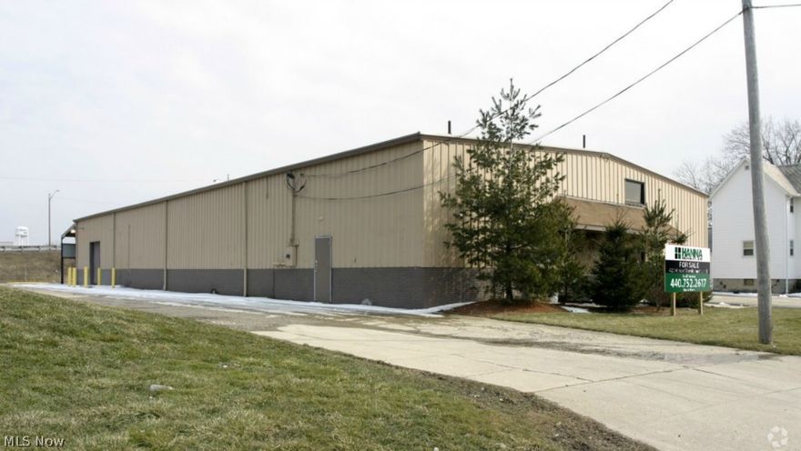 • 8,000 SF Freestanding Building with approx. 7,000 SF of Free-Span Manufacturing/Warehouse & 1,000 SF of Office Space.
• Property also includes 2 Separate Garage Buildings for Storage or Vehicle Parking.
• Large lot for Parking and/or Future Expansion.