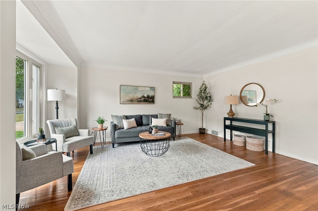24914 E Oakland