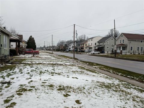 Tiny photo for 807 W 21st Street, Lorain, OH 44052 (MLS # 5180071)