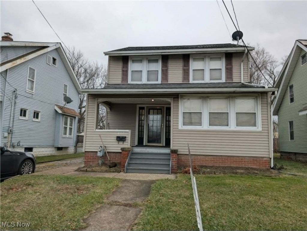 Photo of 807 W 21st Street, Lorain, OH 44052 (MLS # 5180071)
