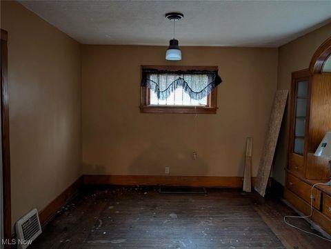 Tiny photo for 807 W 21st Street, Lorain, OH 44052 (MLS # 5180071)