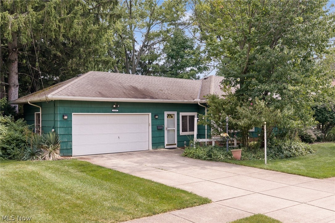 6225 Stratford Drive