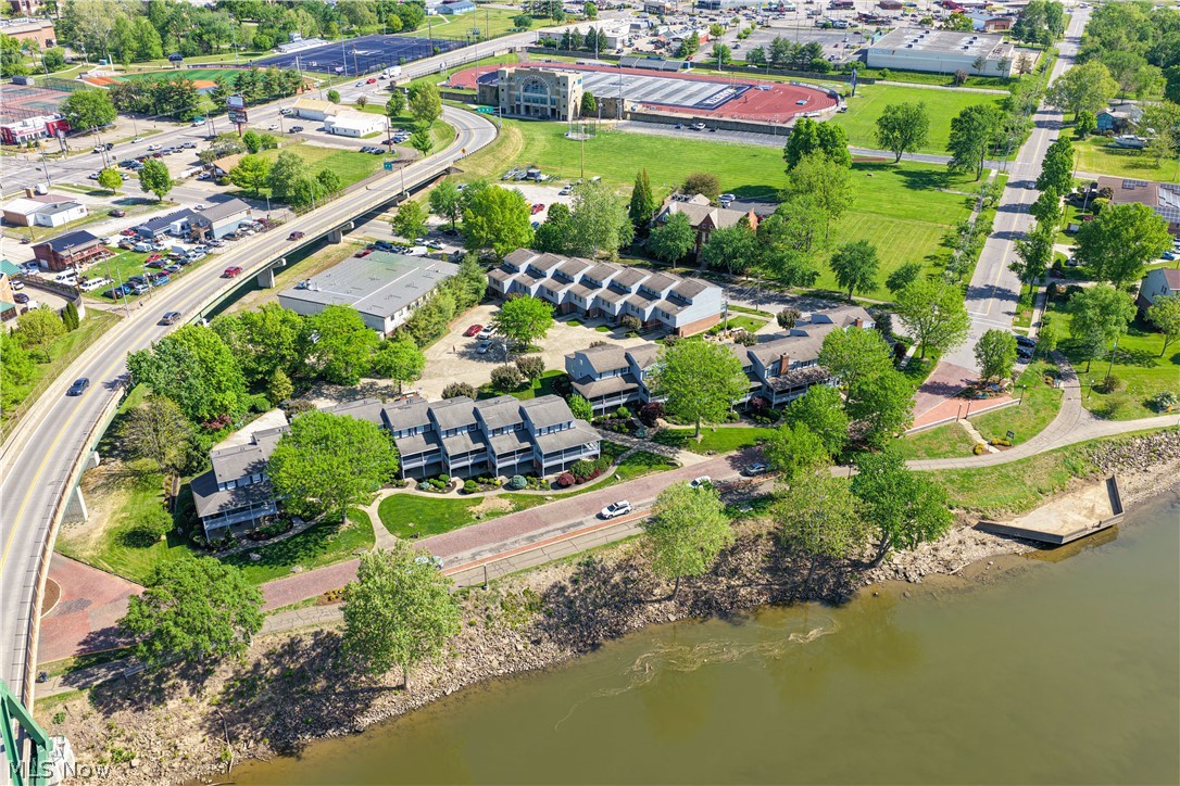 Levee Twnhses - Residential