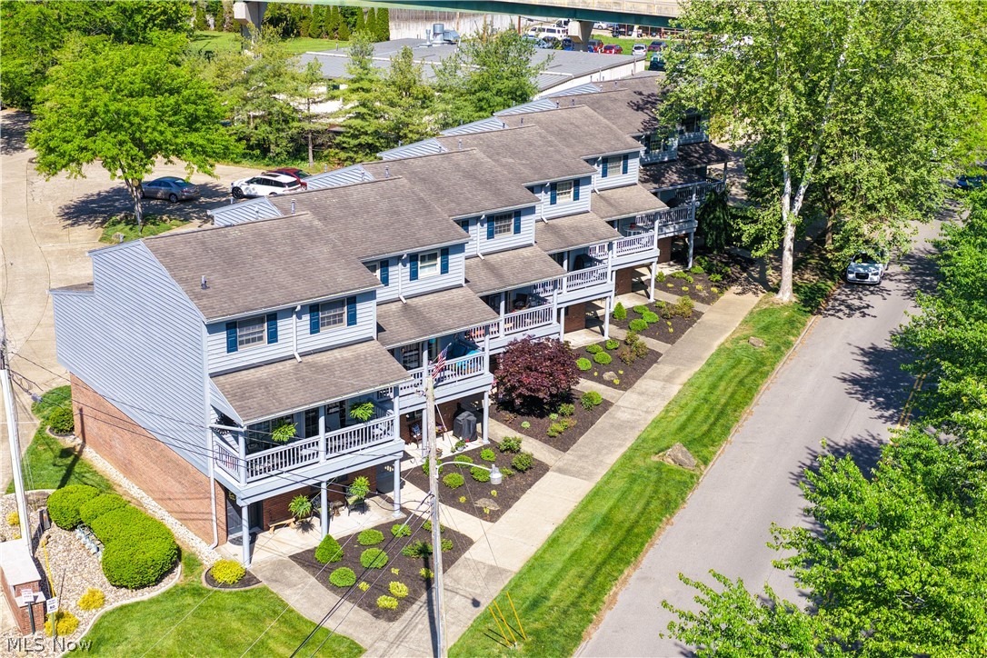 Levee Twnhses - Residential