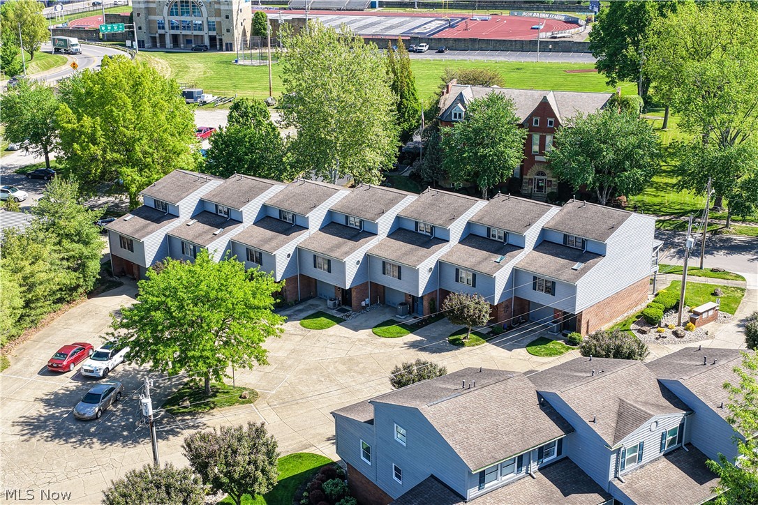 Levee Twnhses - Residential