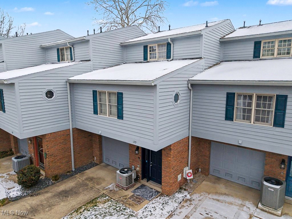 Levee Twnhses - Residential