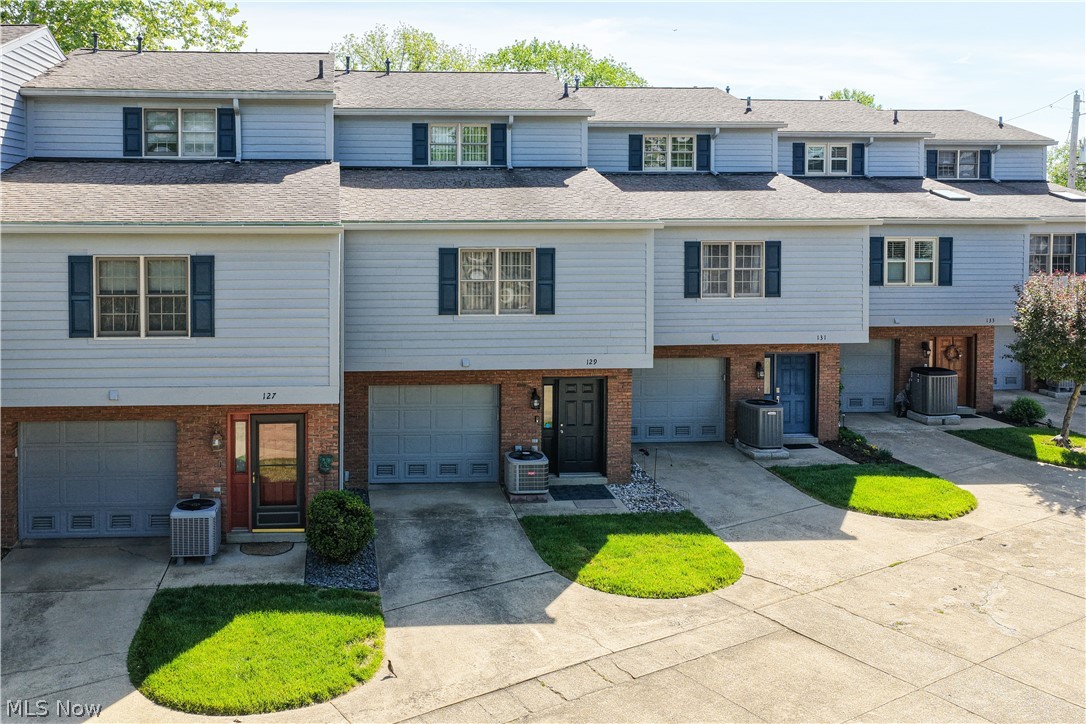 Levee Twnhses - Residential