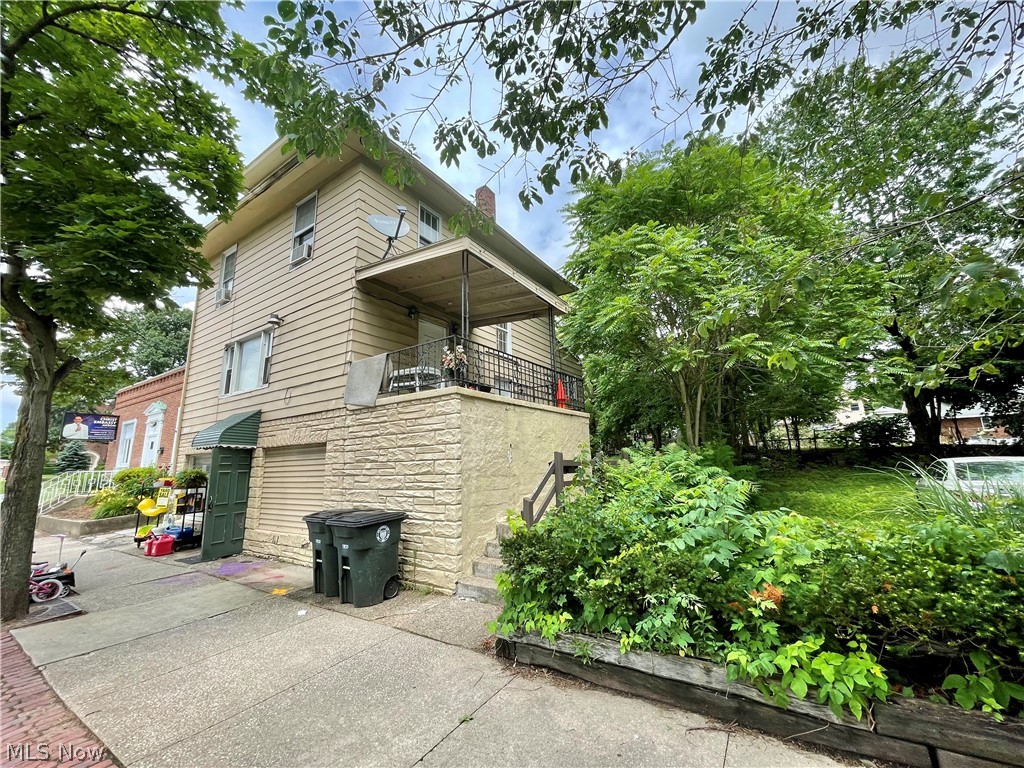 Mixed use Investment. Store front with 2 apts up top.