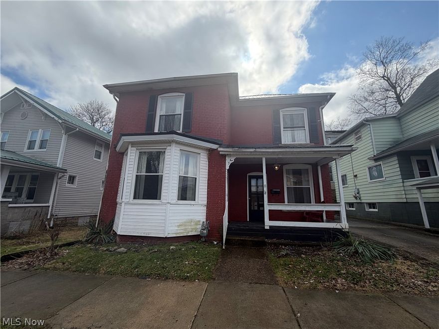 This beautiful 3 BR and 1.5 Bath home features a lovely brick exterior & is conveniently located right off of N 8TH St in Cambridge. There are updated appliances included. Newer flooring, paint, roof, gutters, furnace, & more! Schedule your showing today!