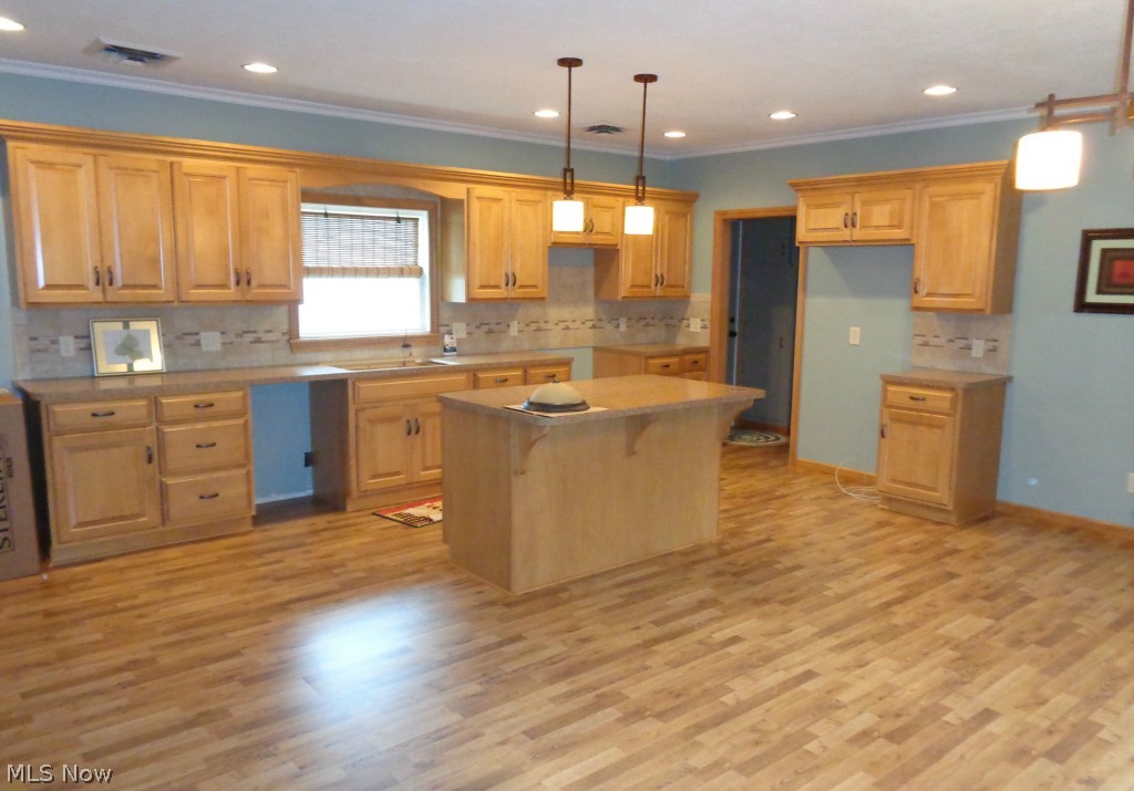 Deis-Mcmillan Sub - Residential Lease