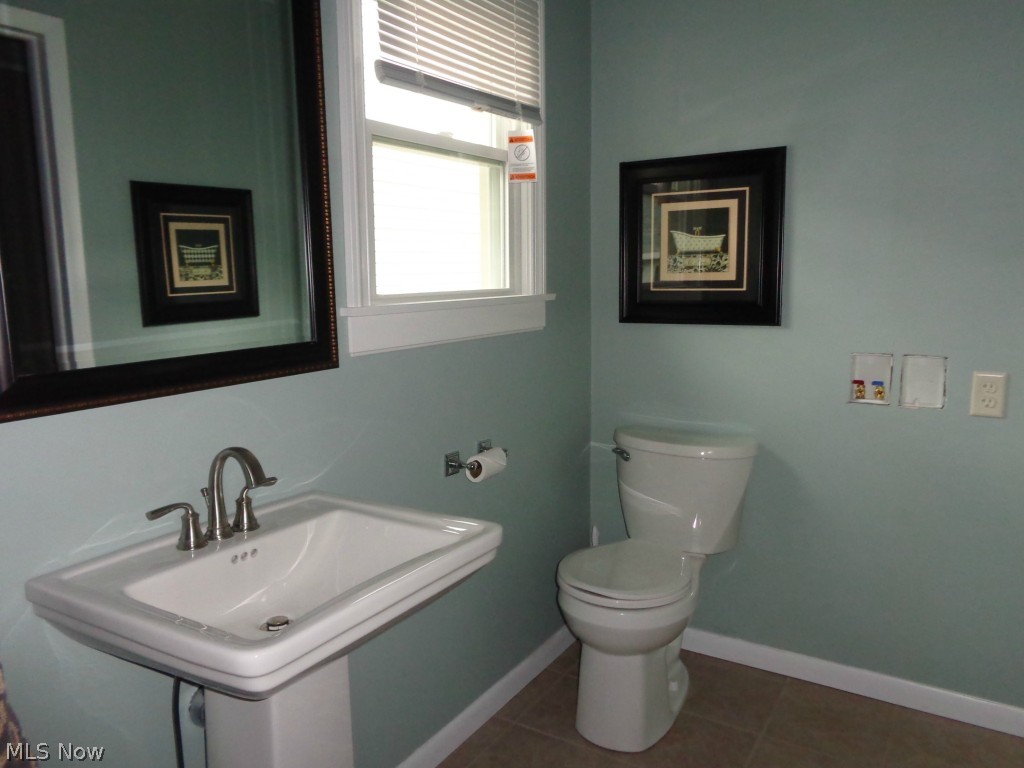 Deis-Mcmillan Sub - Residential Lease