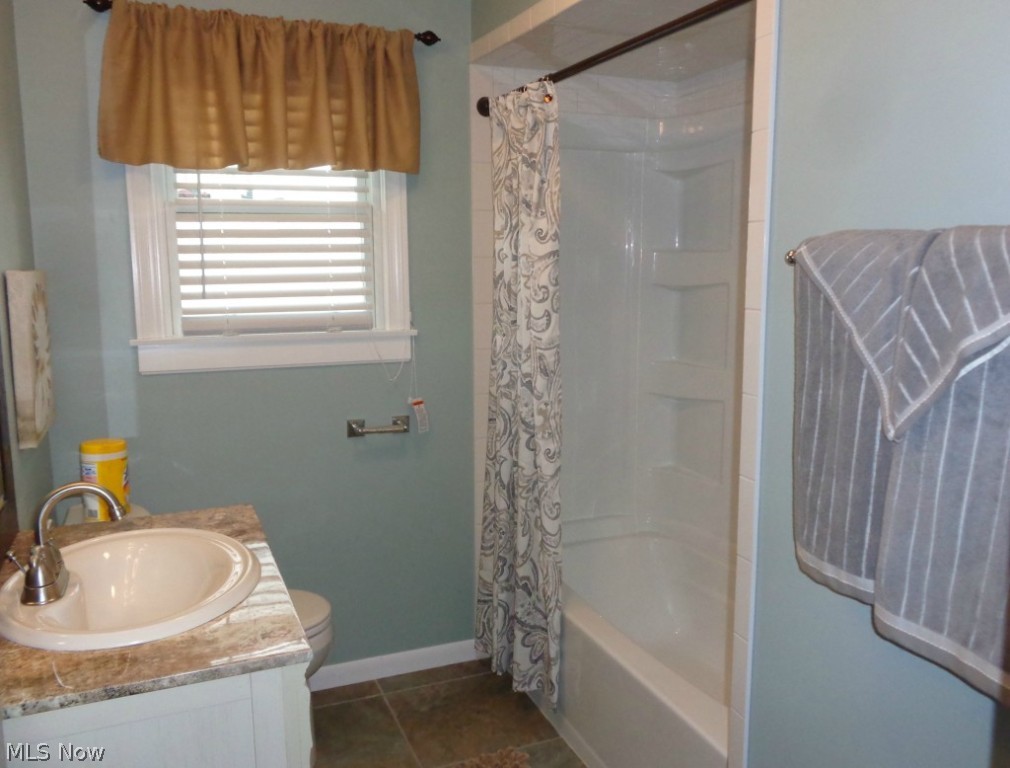 Deis-Mcmillan Sub - Residential Lease