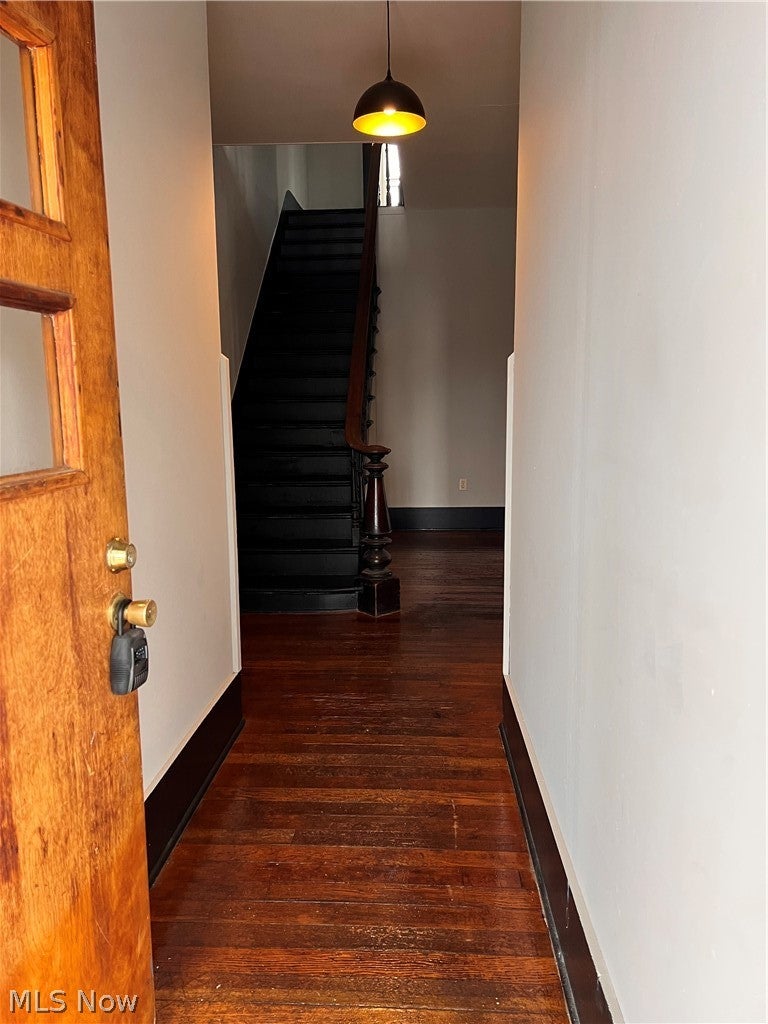 105 N PHILADELPHIA Street