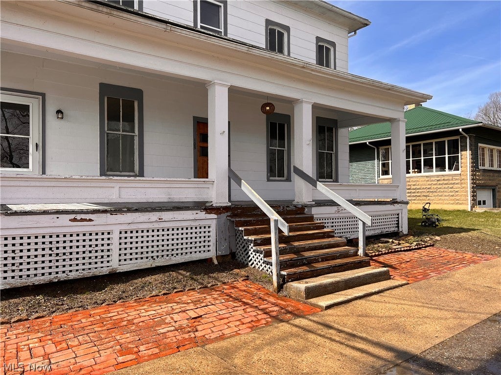 105 N PHILADELPHIA Street