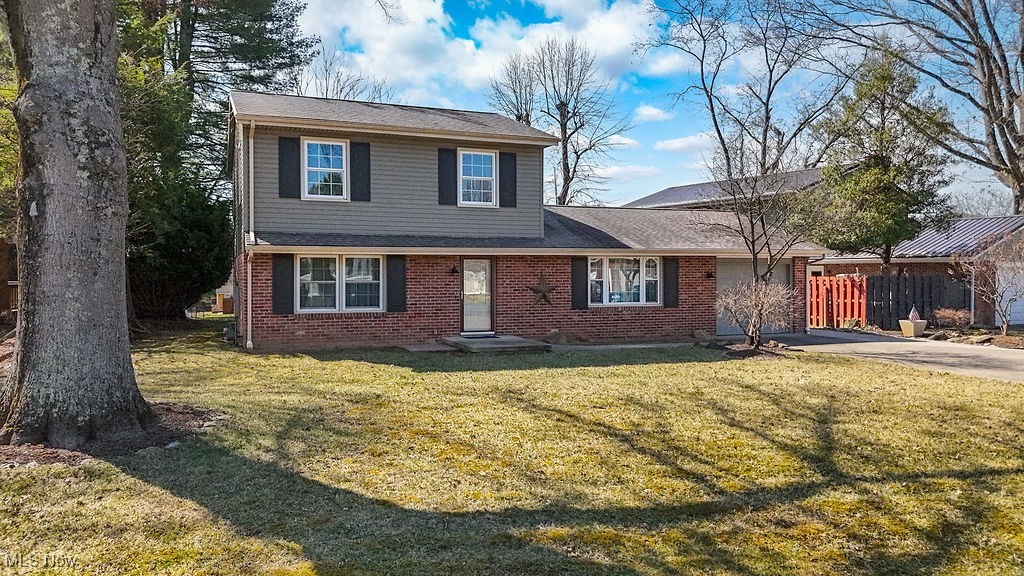 103 Brittigan Circle, Marietta, Ohio image 2