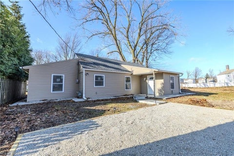 Homes For Rent - 34469 Roberts Road<br/> Lake County, Eastlake, OH 44095