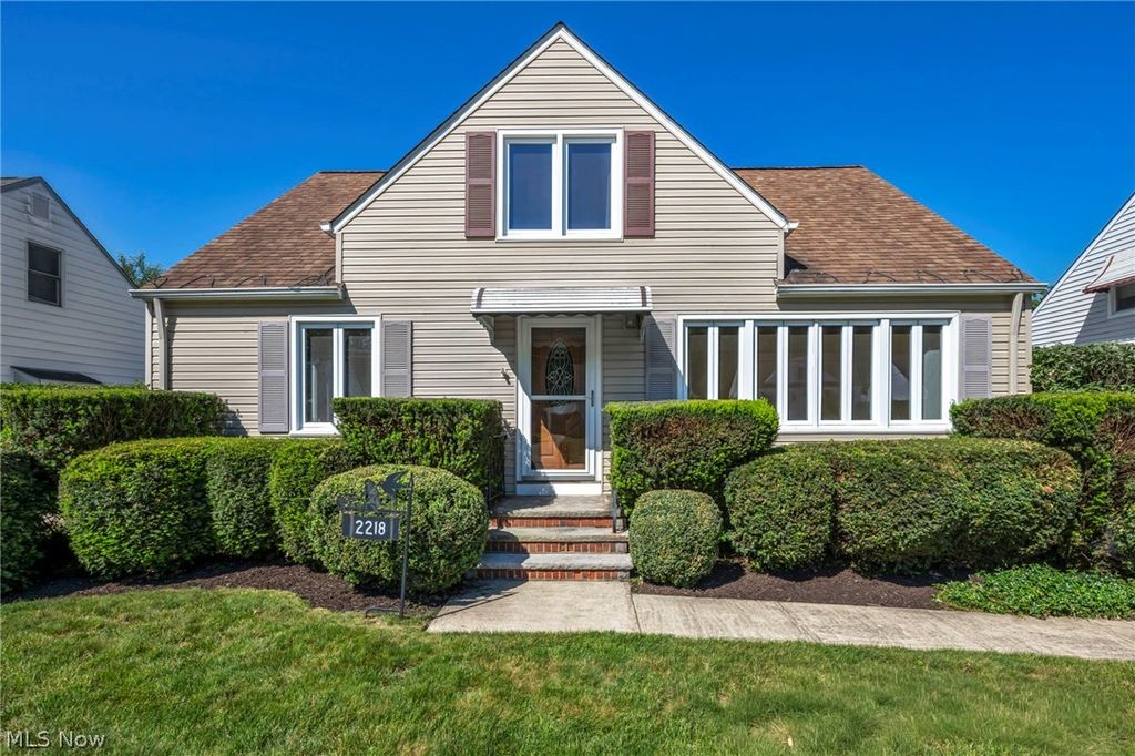 Photo of 2218 Larchmont Drive, Wickliffe, OH 44092 (MLS # 5216117)