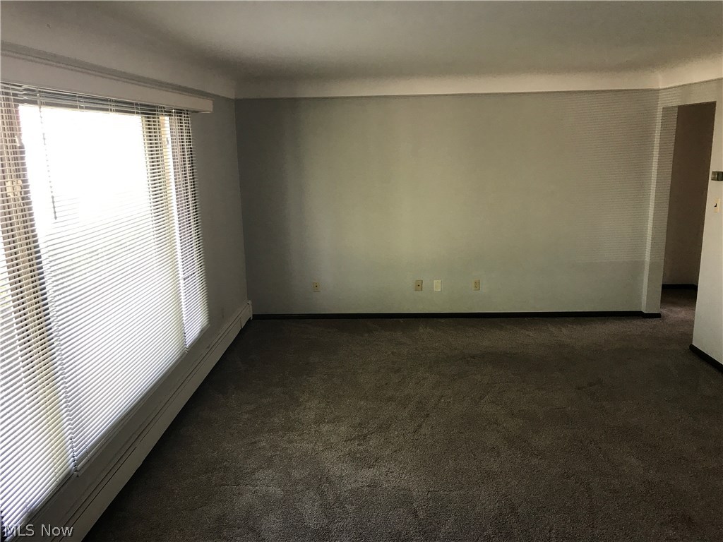 Pelham Manor - Residential Income