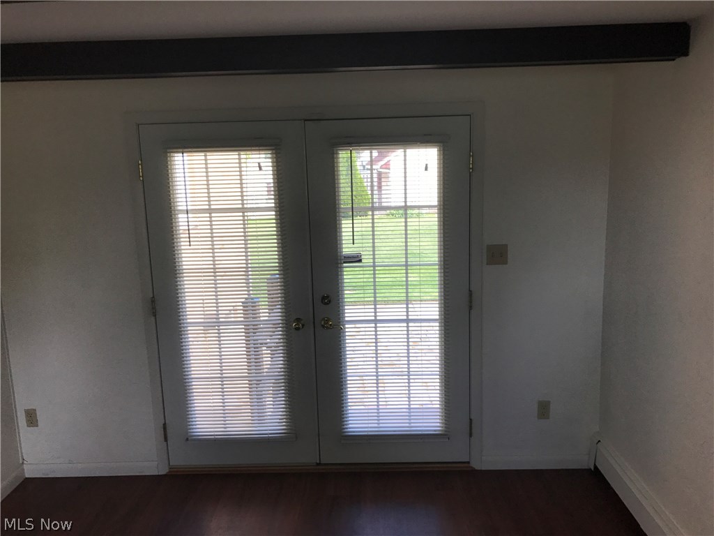 Pelham Manor - Residential Income