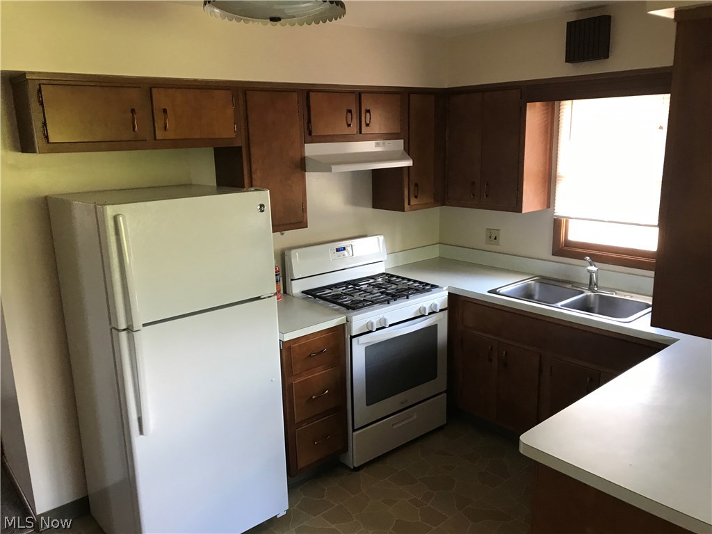 Pelham Manor - Residential Income