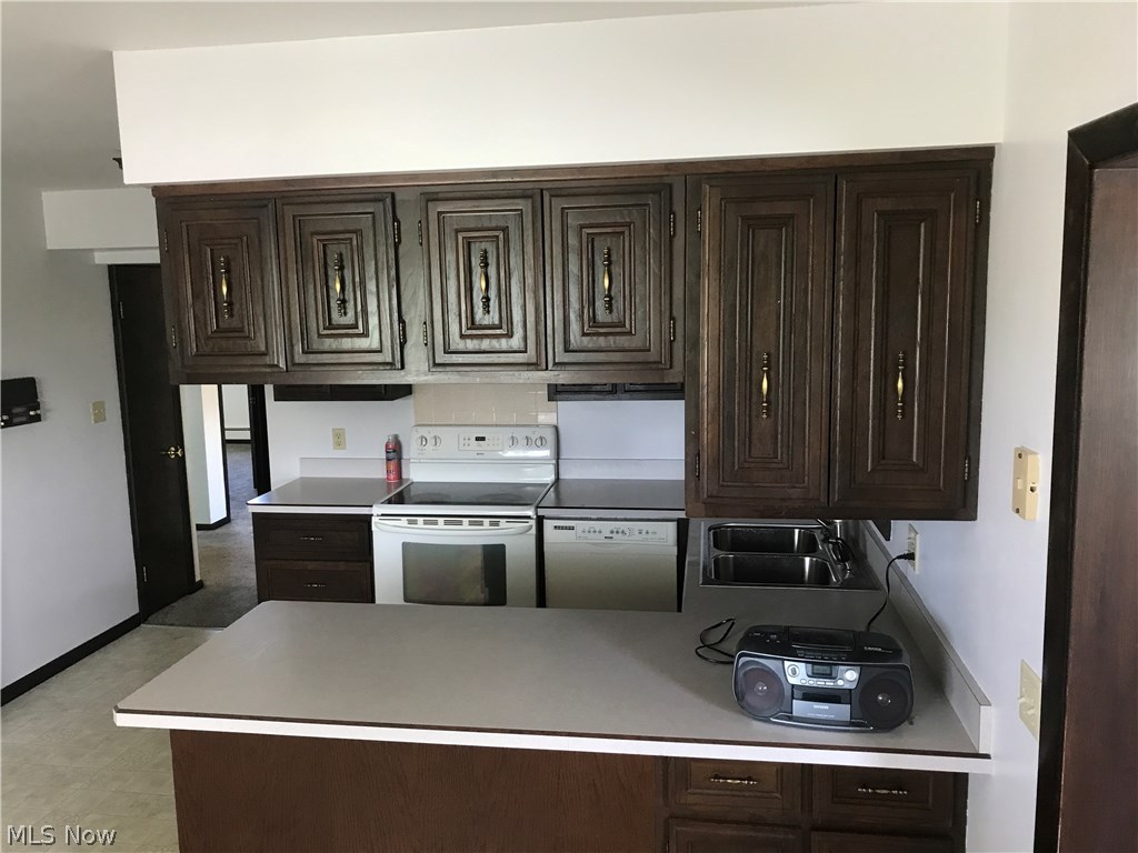 Pelham Manor - Residential Income