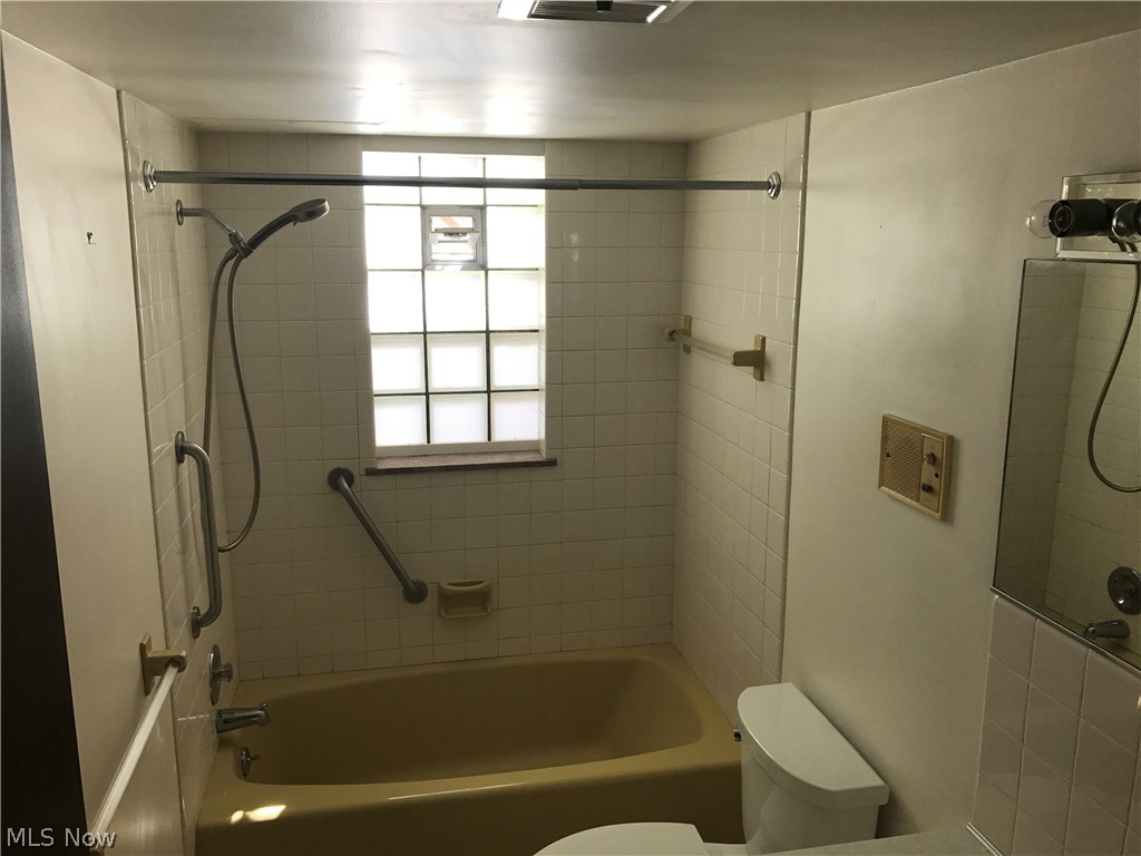 Pelham Manor - Residential Income