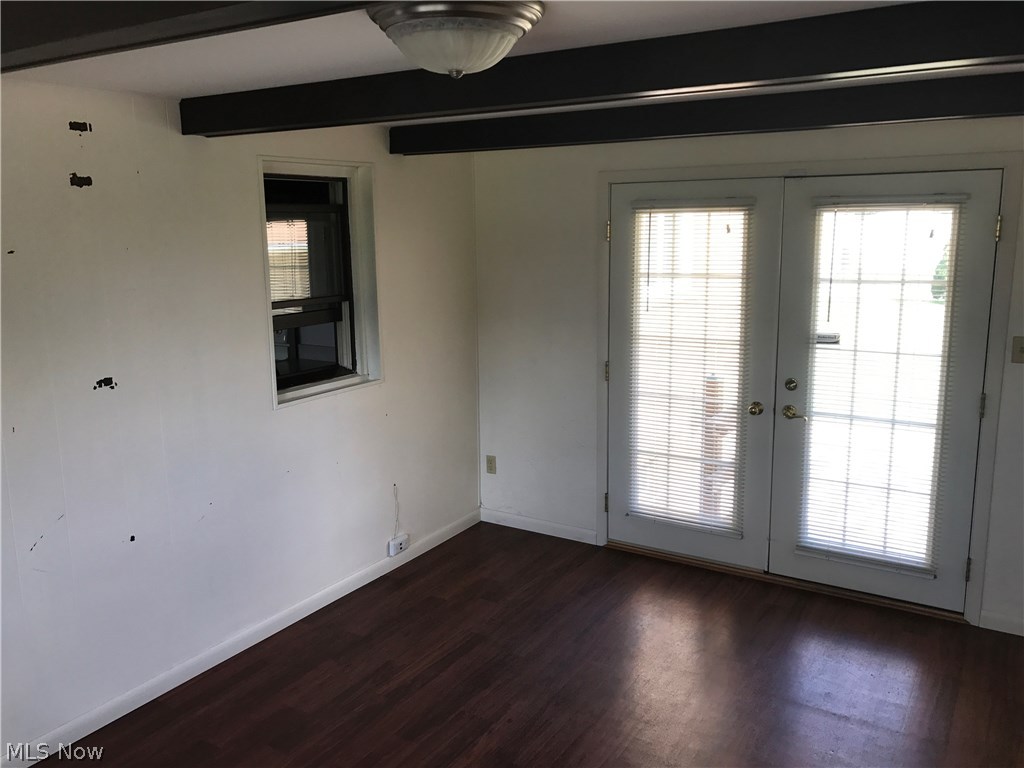 Pelham Manor - Residential Income