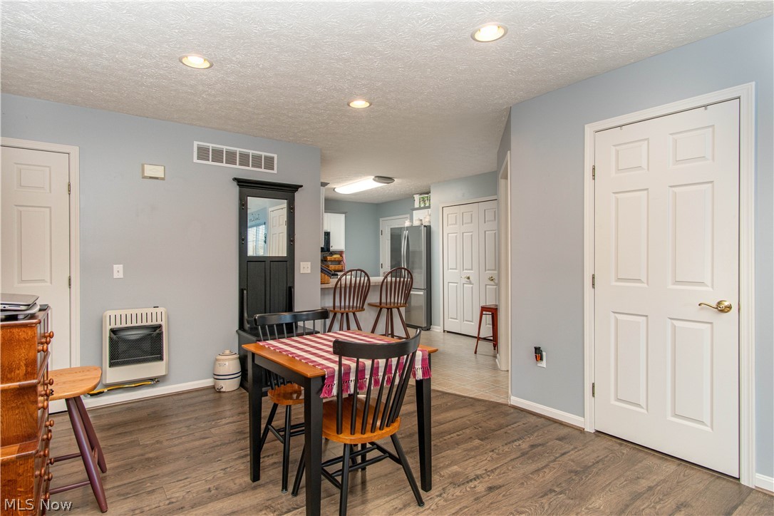 Villas/Stonebridge Condos - Residential