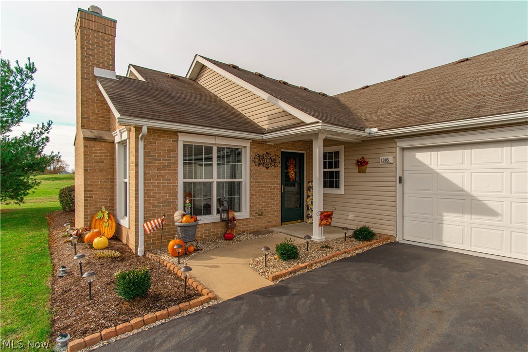 Villas/Stonebridge Condos - Residential