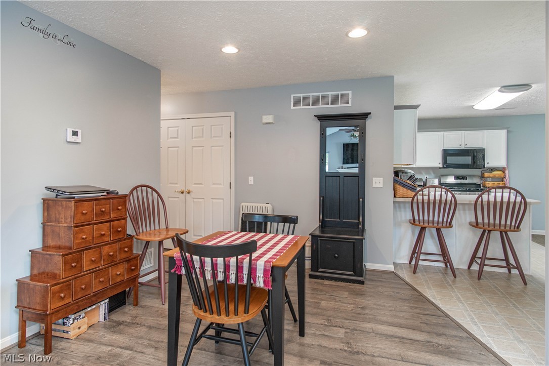 Villas/Stonebridge Condos - Residential