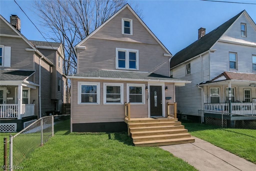 Photo of 1697 W 69th Street, Cleveland, OH 44102 (MLS # 5187283)