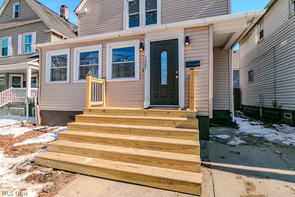 Photo of 1697 W 69th Street, Cleveland, OH 44102 (MLS # 5187283)