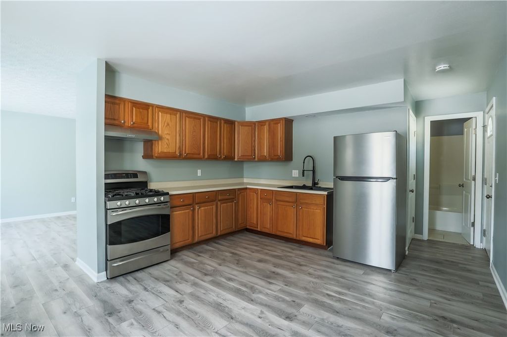 Photo of 532 Wesley Avenue, Elyria, OH 44035 (MLS # 5179178)