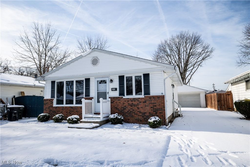 Photo of 532 Wesley Avenue, Elyria, OH 44035 (MLS # 5179178)