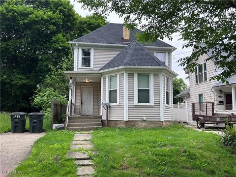 Homes For Sale - 837 Yale Street<br/> Akron, OH 44311