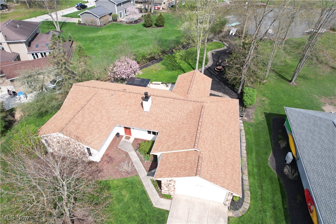 3995 Surfside Circle, Aurora, Ohio image 3