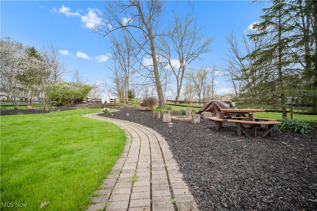 3995 Surfside Circle, Aurora, Ohio image 7
