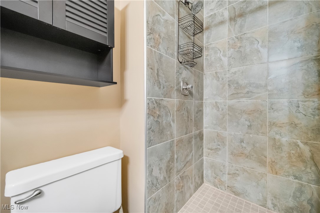 3995 Surfside Circle, Aurora, Ohio image 33